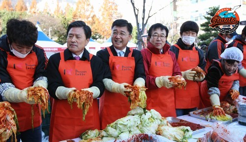 1만포기 김장담그기